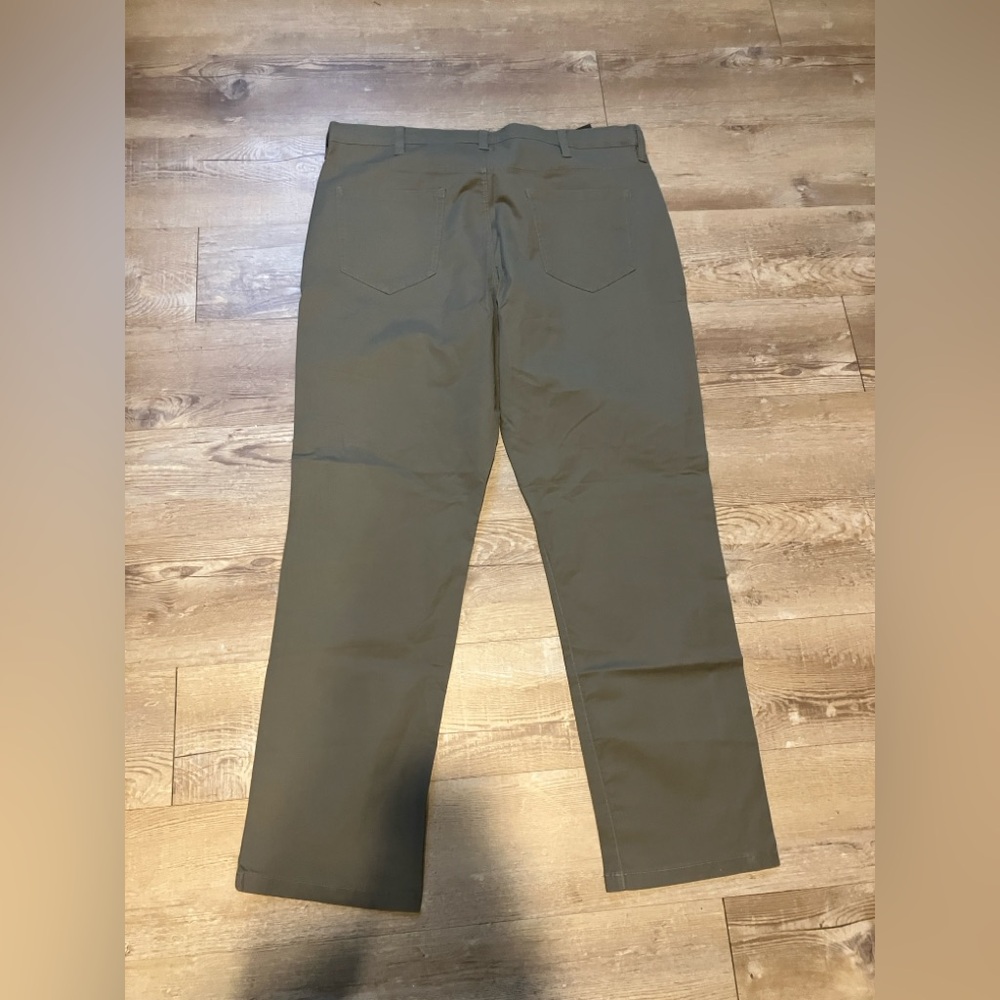 Men’s weatherproof pants size 38/30 like new condition - Picture 3 of 3